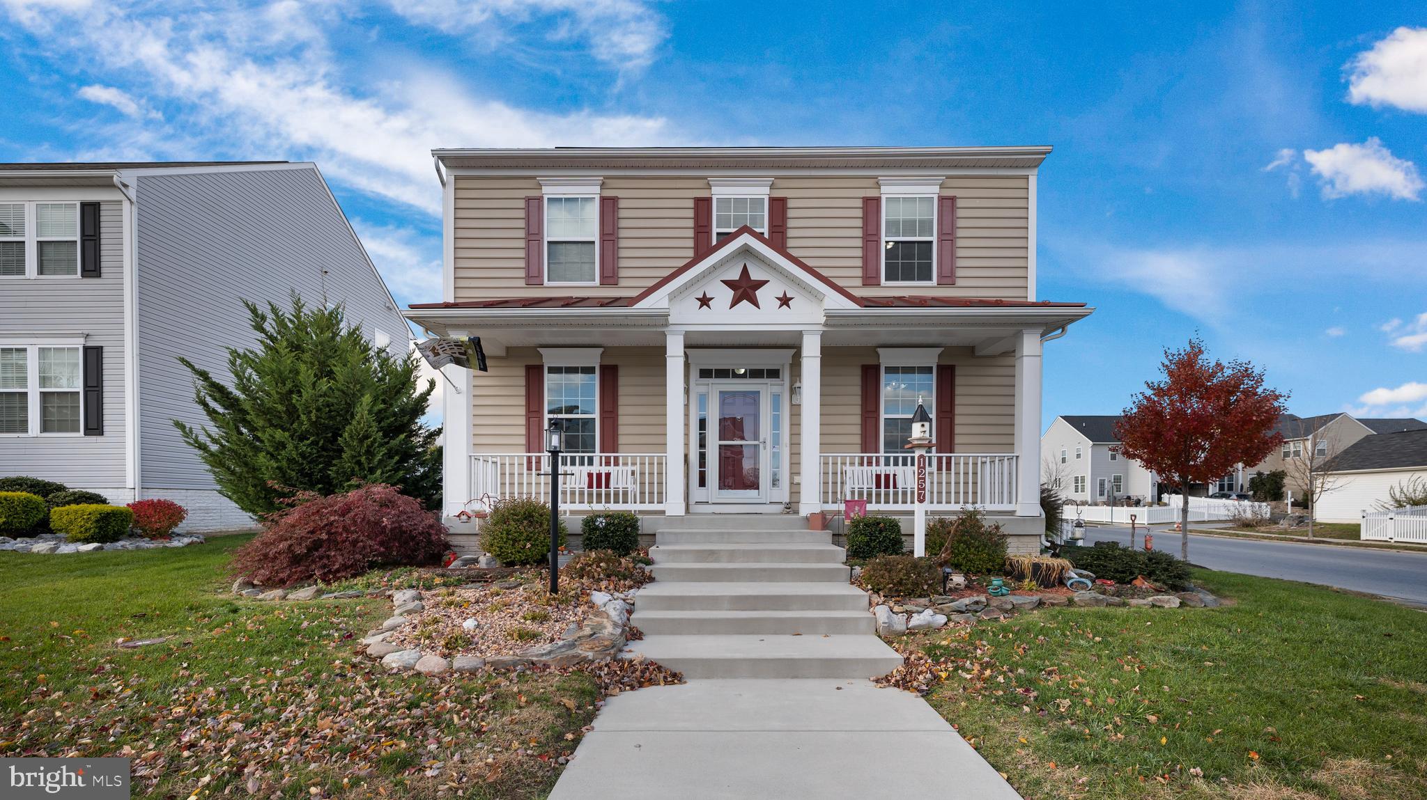 LAKELAND PLACE - Residential