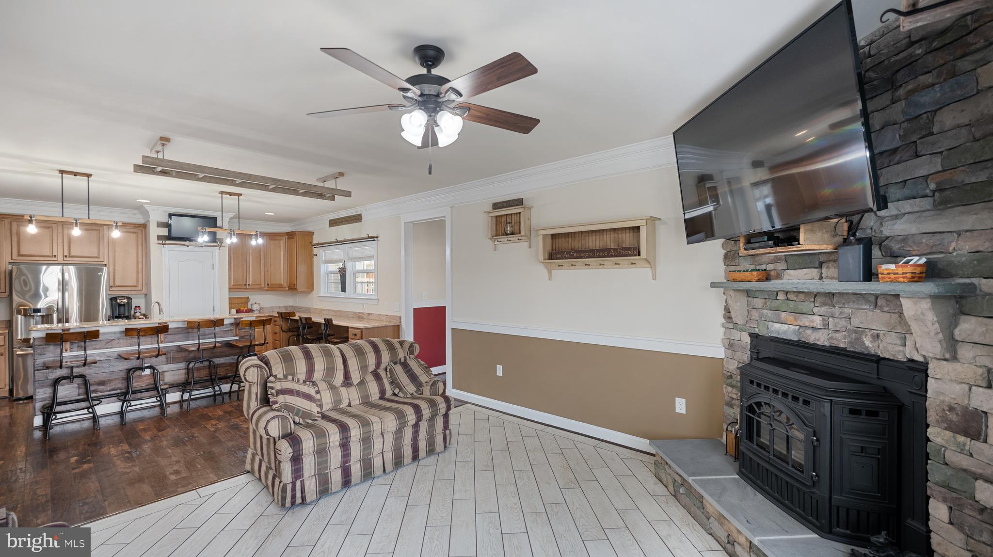 LAKELAND PLACE - Residential