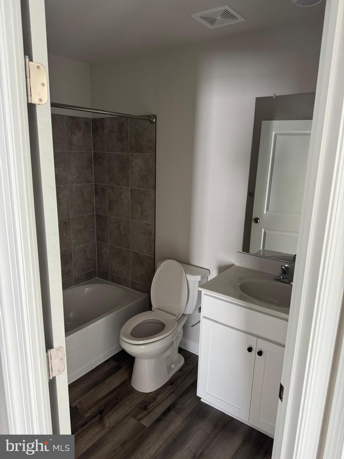 RED CLOVER MEADOWS - Residential Lease