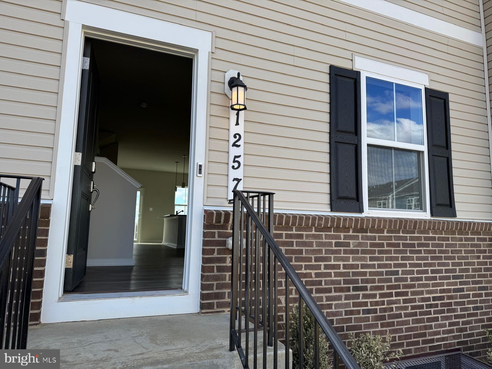 RED CLOVER MEADOWS - Residential Lease