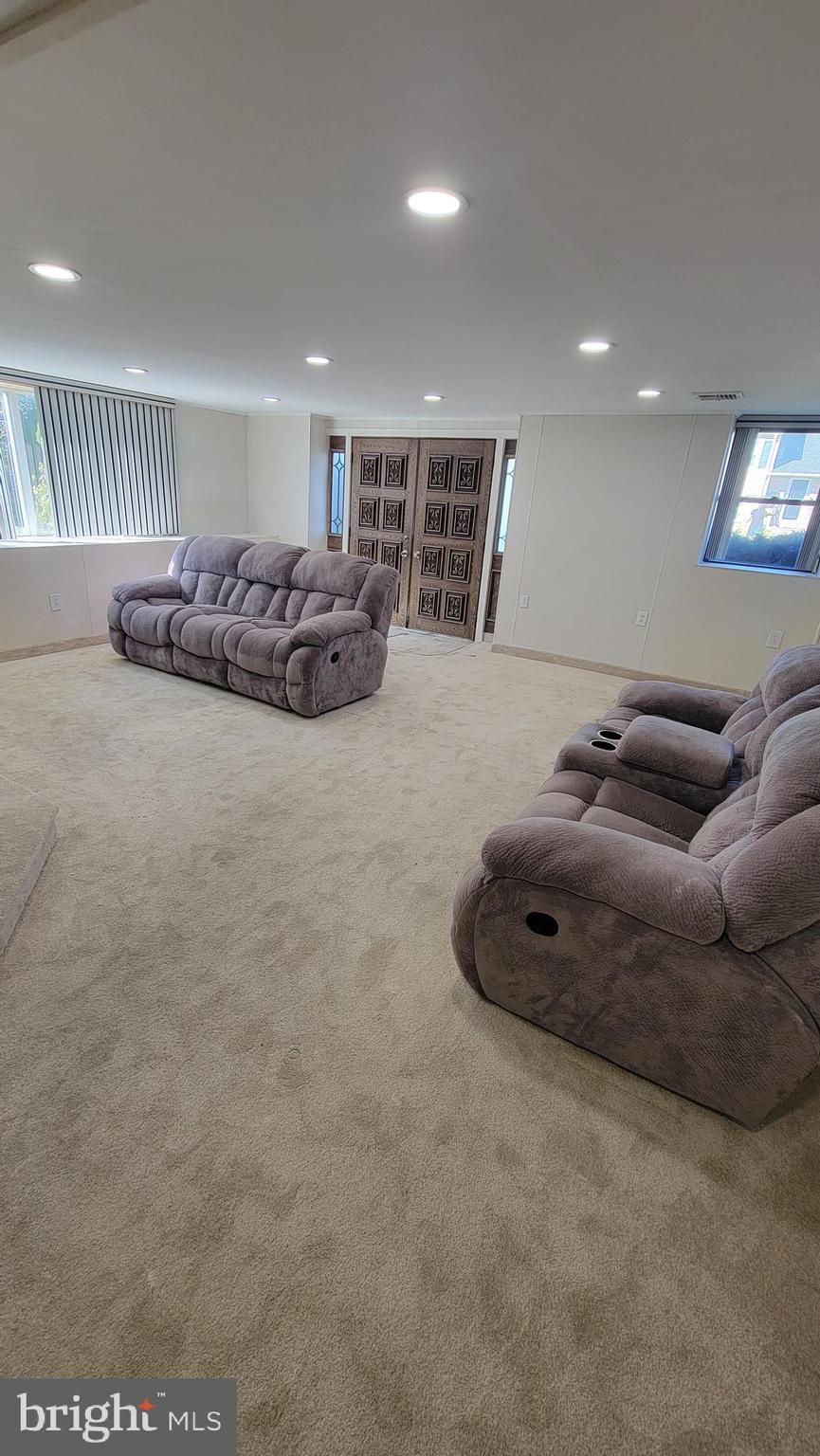 WINCHESTER PARK - Residential Lease