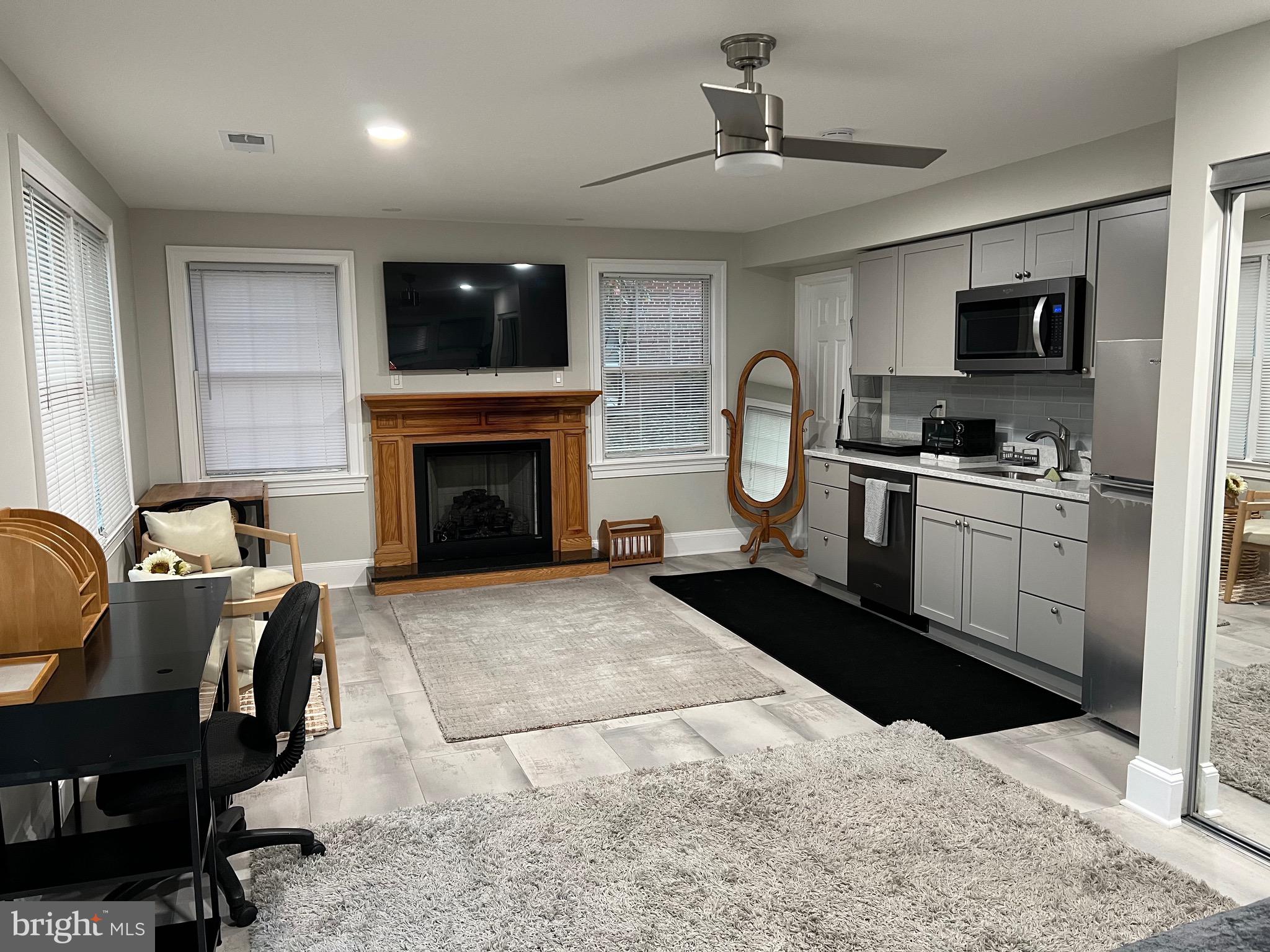 CEDAR CREST - Residential Lease