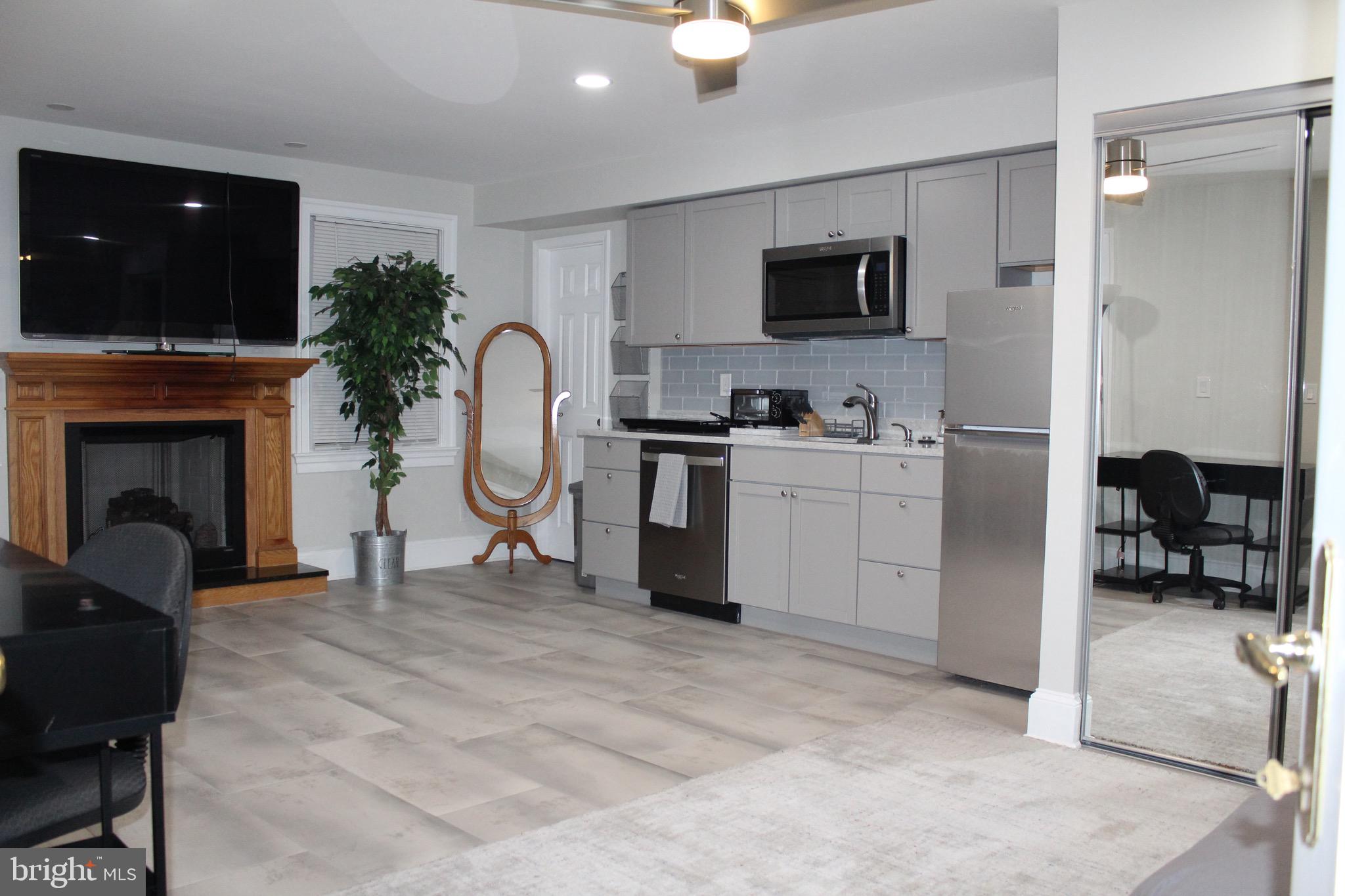 CEDAR CREST - Residential Lease