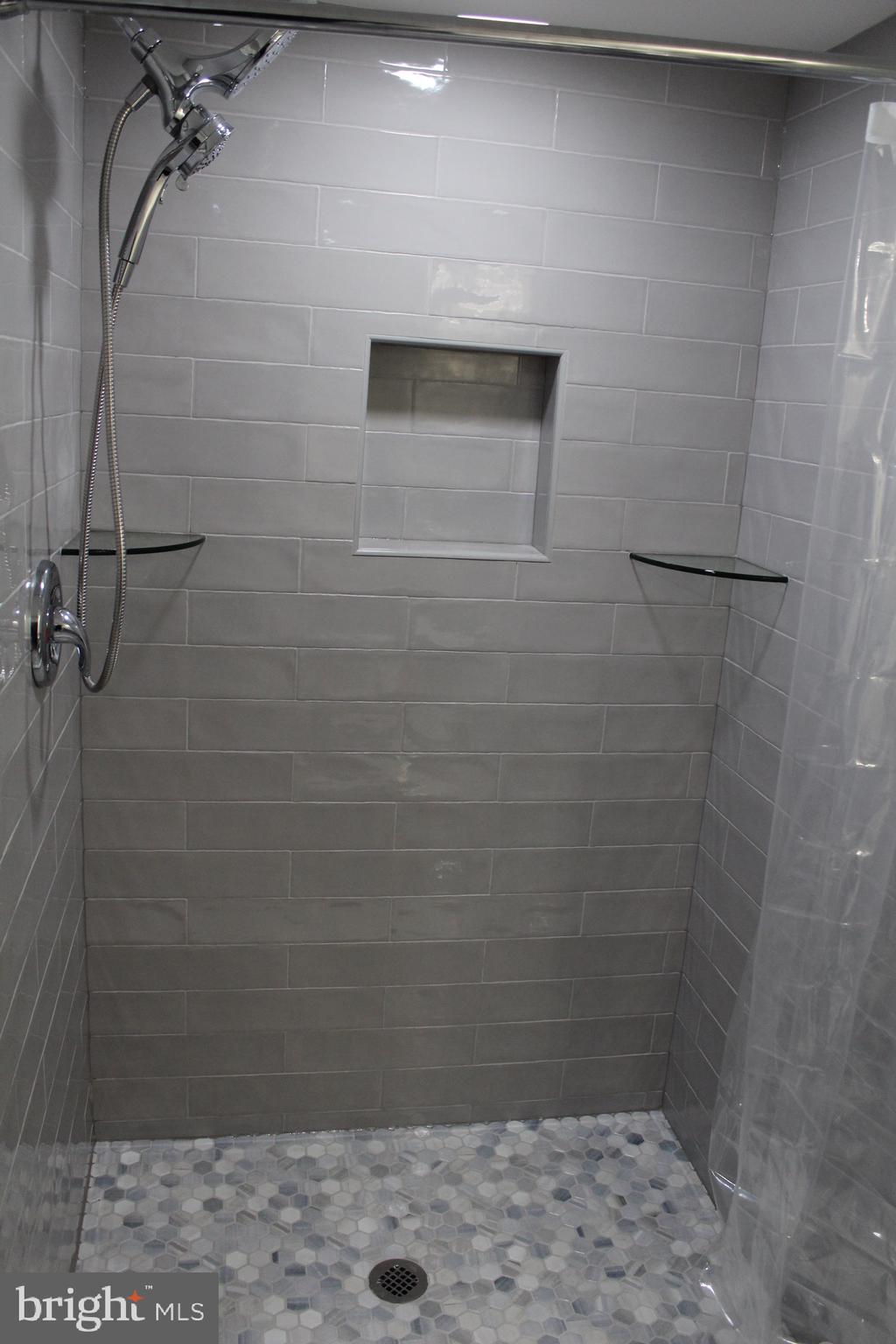 CEDAR CREST - Residential Lease