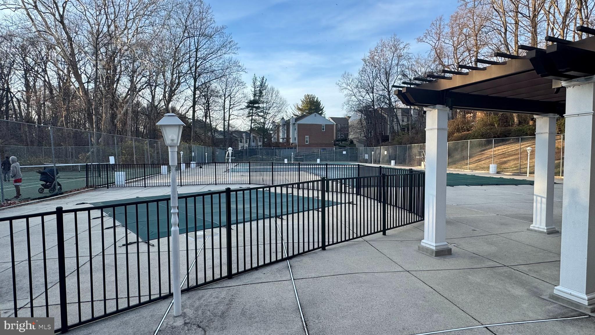 PARKSIDE CONDOMINIUMS - Residential Lease