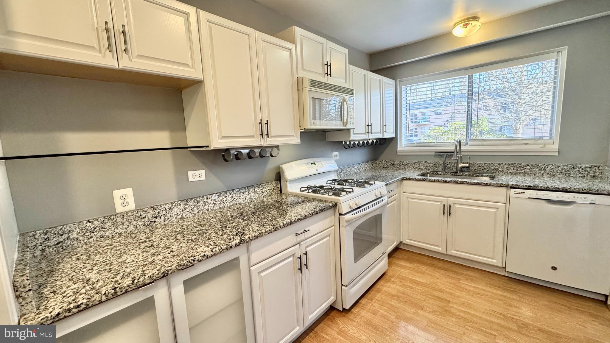 PARKSIDE CONDOMINIUMS - Residential Lease