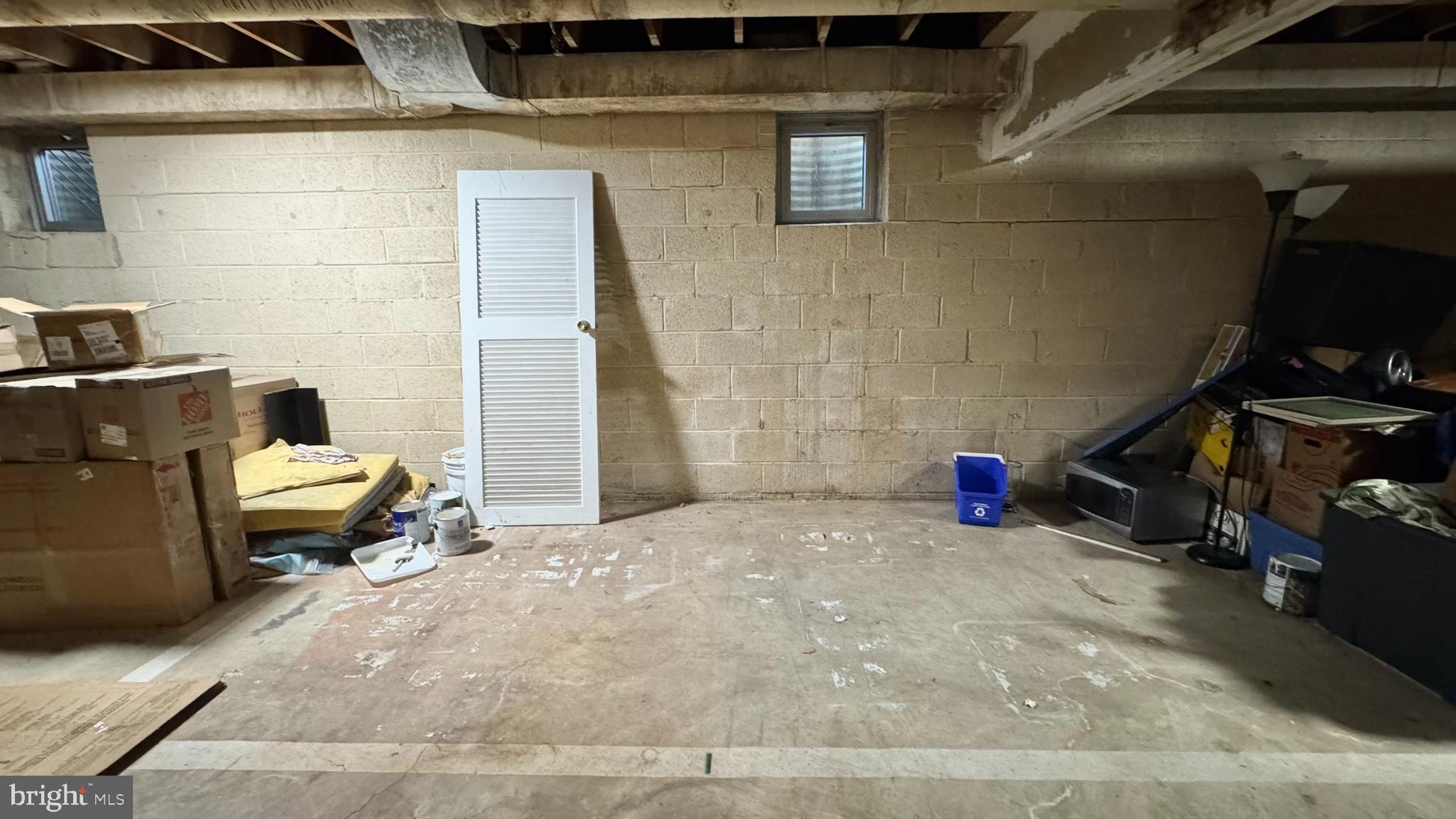 PARKSIDE CONDOMINIUMS - Residential Lease