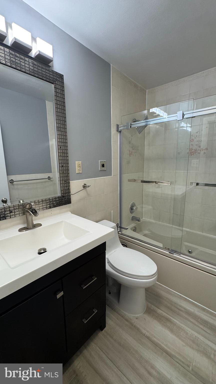 PARKSIDE CONDOMINIUMS - Residential Lease