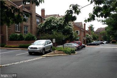 LAUREL MEWS - Residential Lease