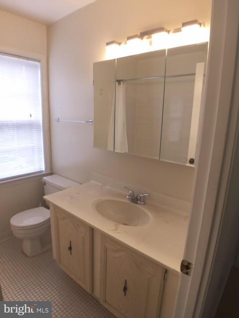 LAUREL MEWS - Residential Lease