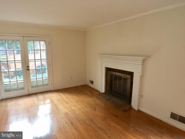 LAUREL MEWS - Residential Lease