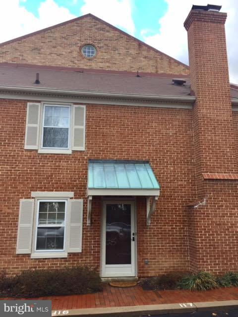 LAUREL MEWS - Residential Lease