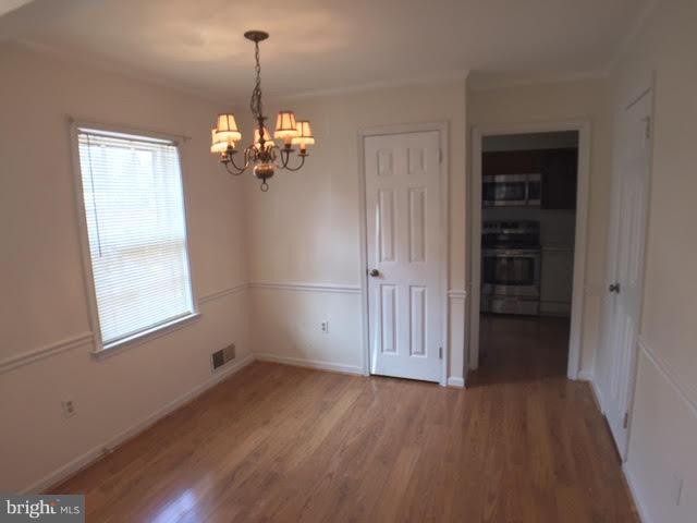 LAUREL MEWS - Residential Lease