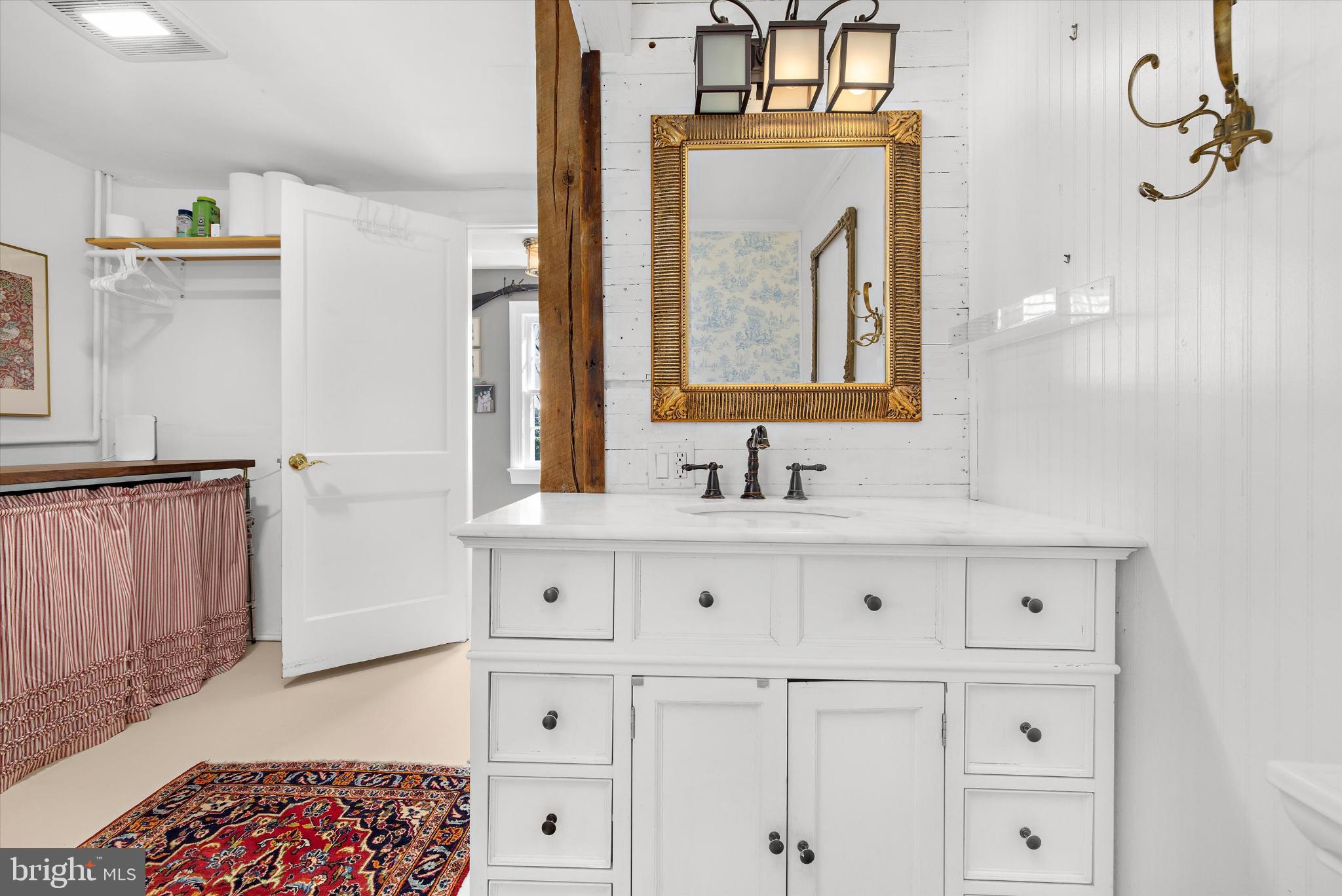 GRANNY BRANCH - Residential