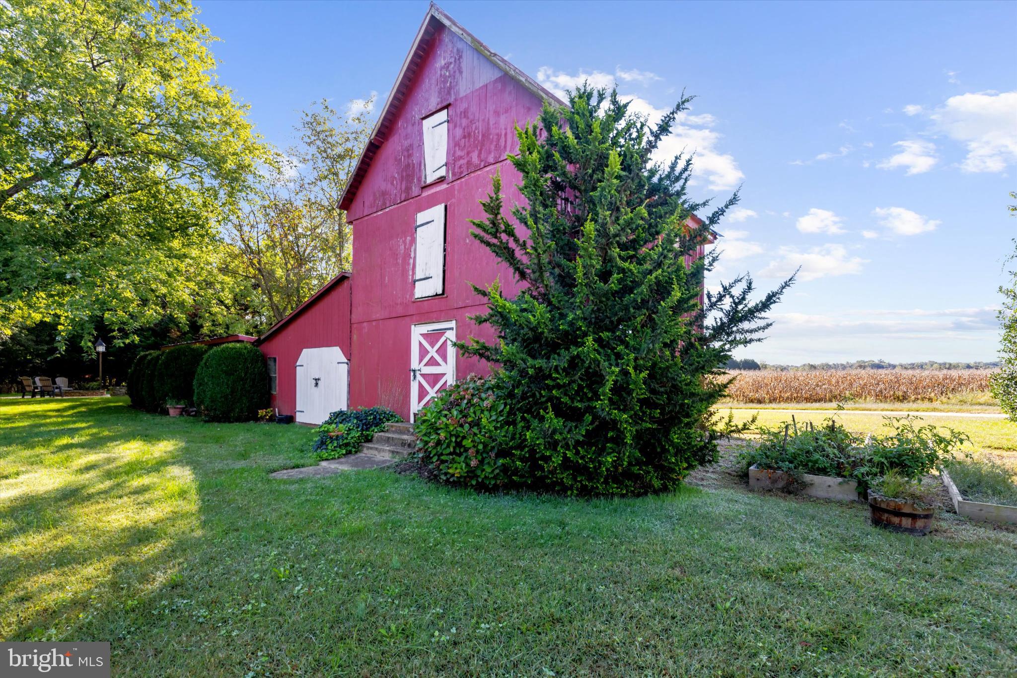 GRANNY BRANCH - Residential