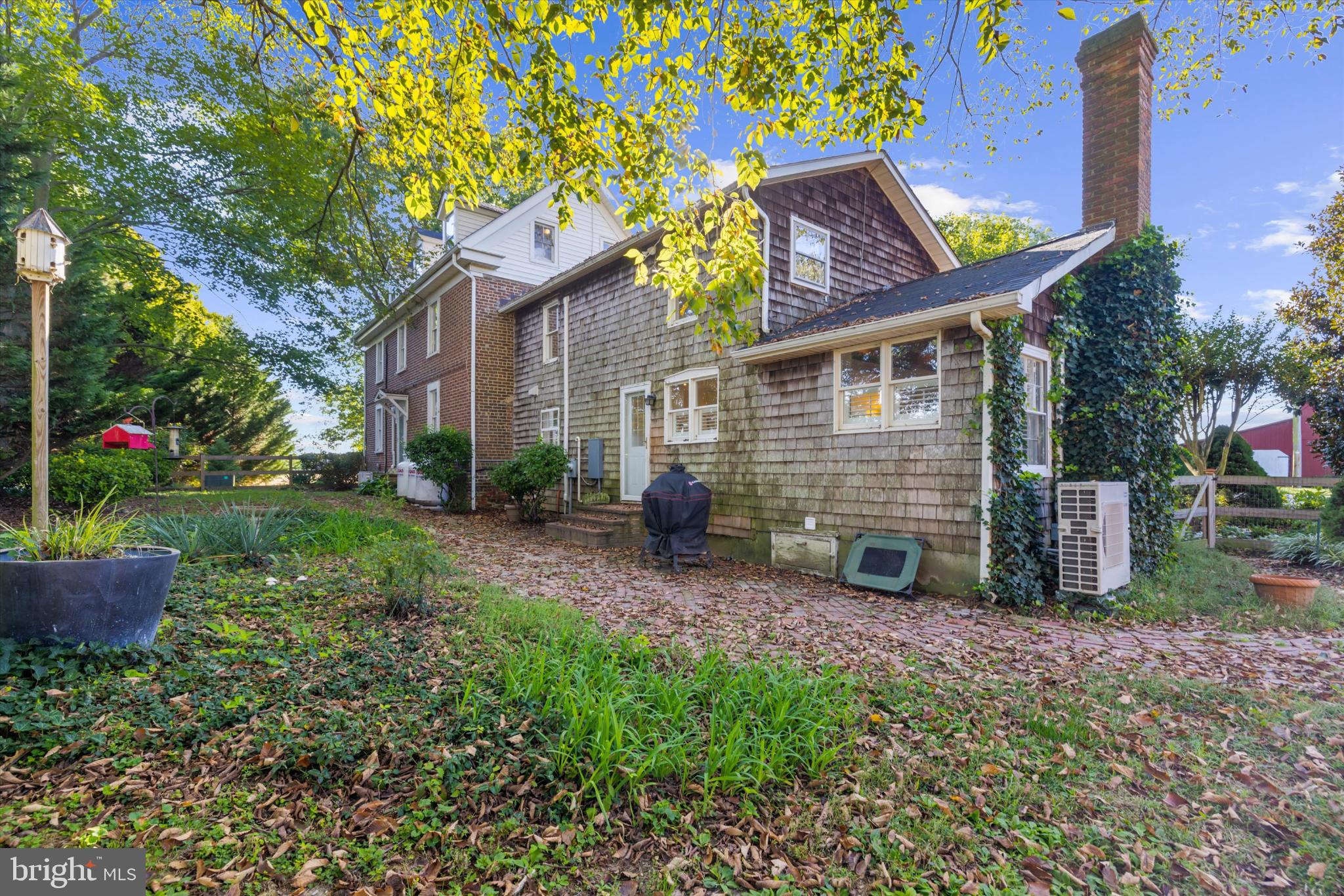 GRANNY BRANCH - Residential