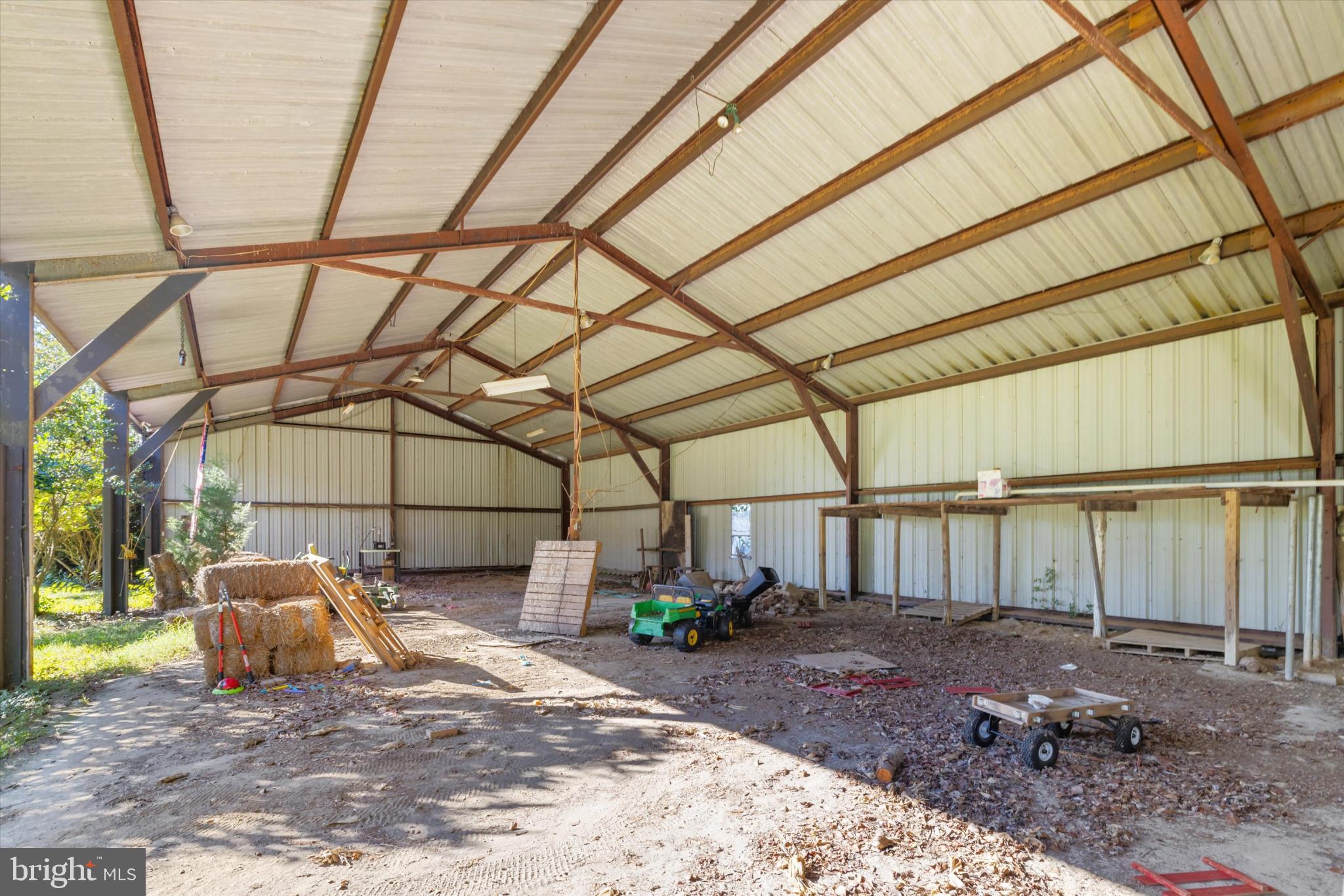 GRANNY BRANCH - Residential