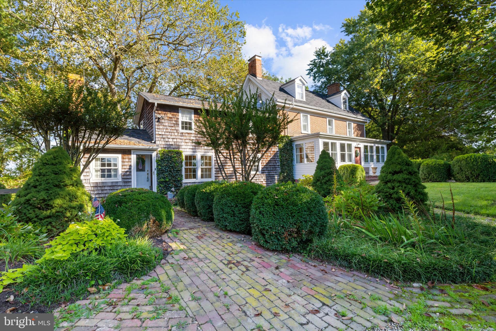 GRANNY BRANCH - Residential