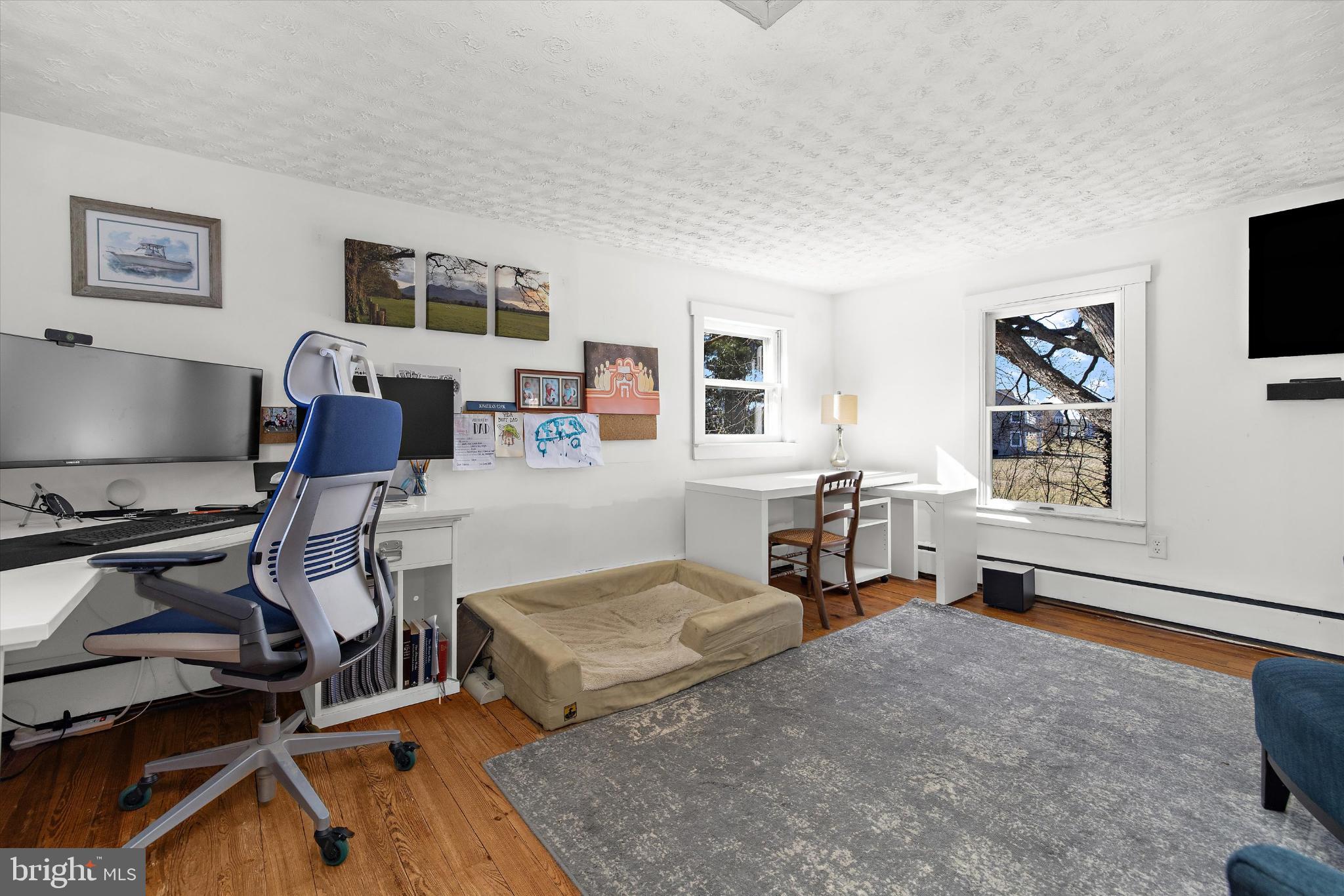 GRANNY BRANCH - Residential