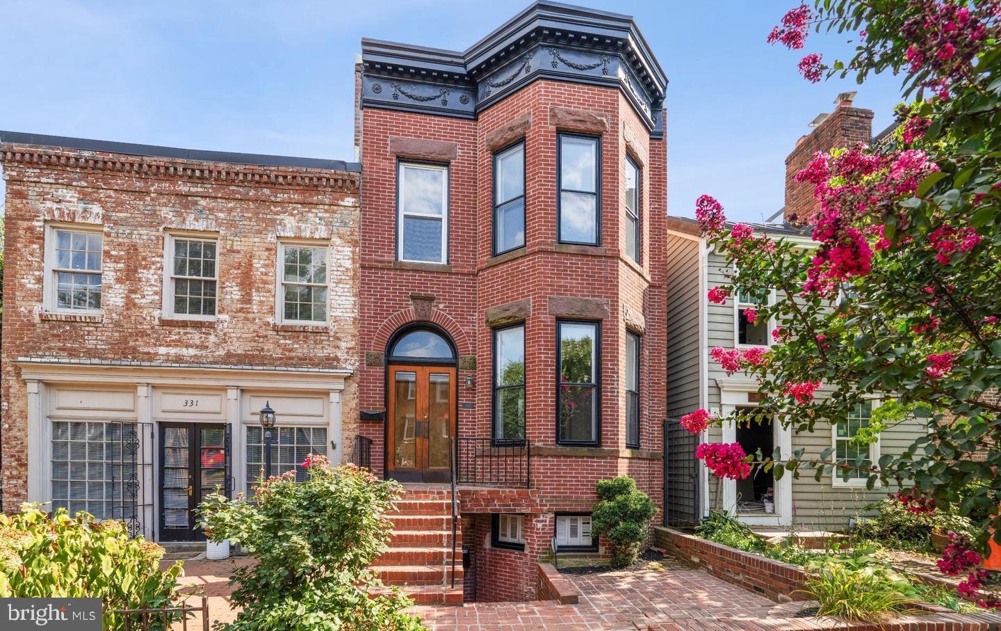 329 CONSTITUTION AVENUE NE