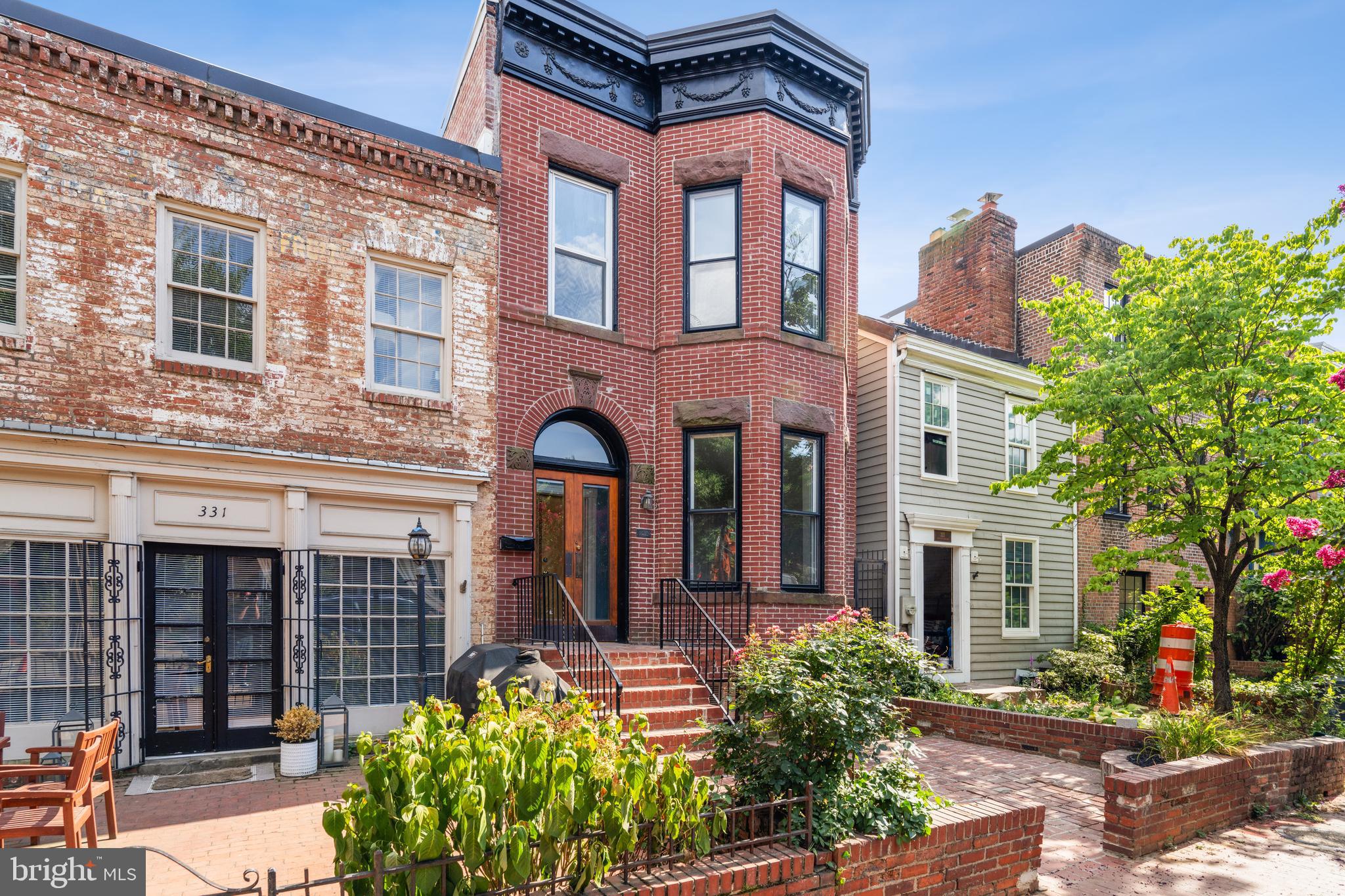 329 CONSTITUTION AVENUE NE