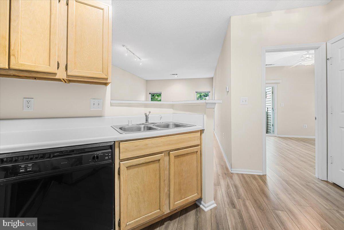 SANDERLING CONDO - Residential