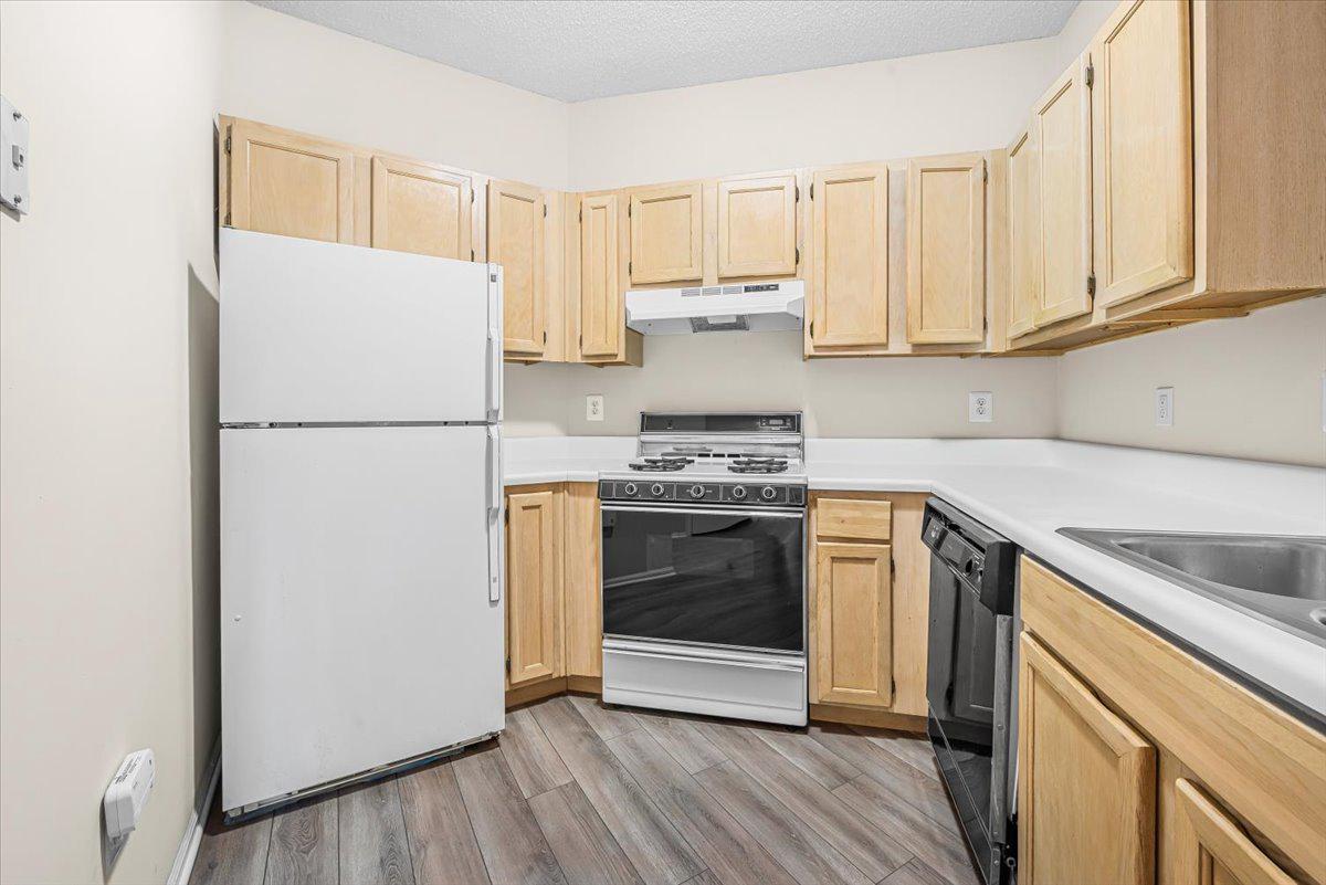 SANDERLING CONDO - Residential