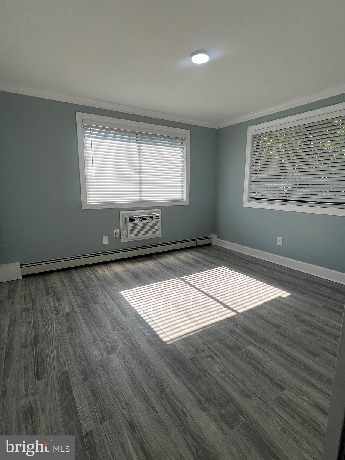 JAMES LEE CONDO - Residential