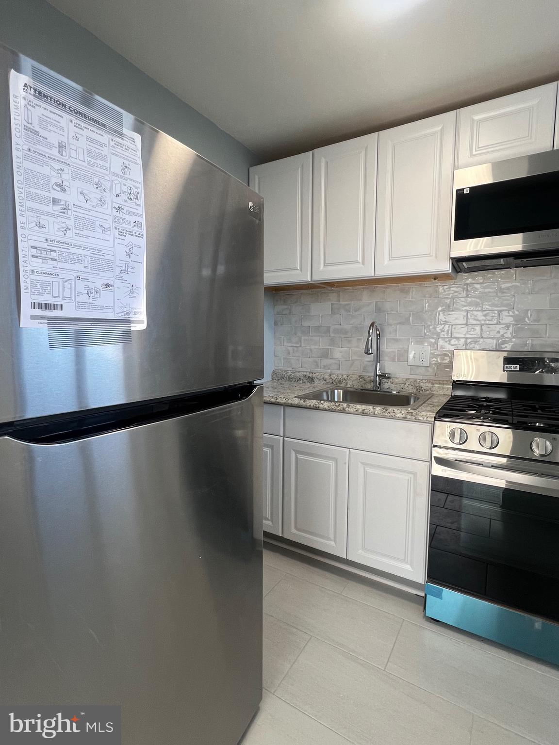 JAMES LEE CONDO - Residential