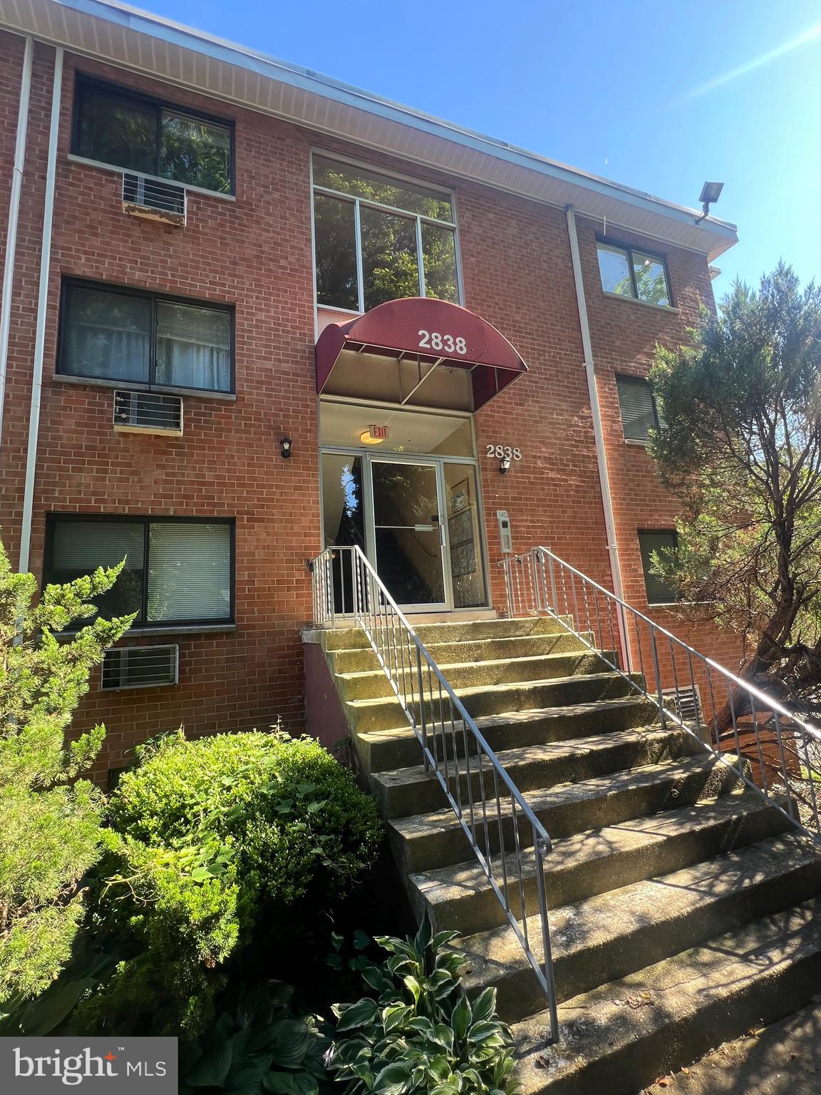 JAMES LEE CONDO - Residential