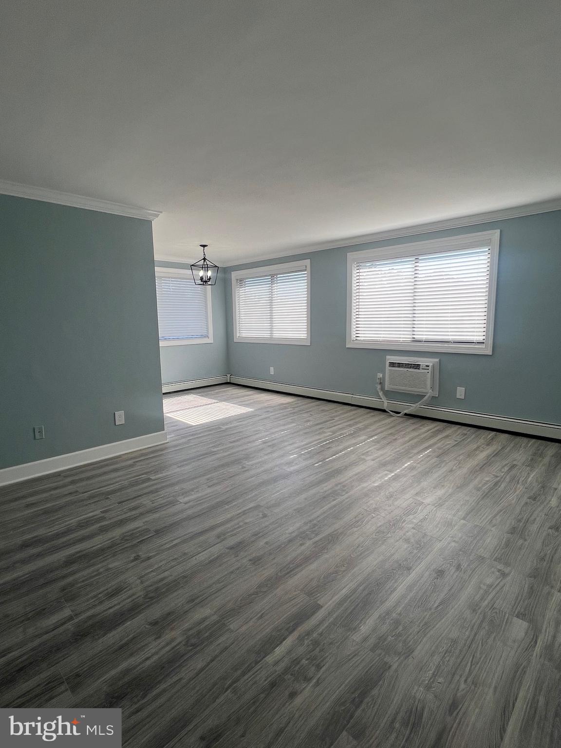 JAMES LEE CONDO - Residential