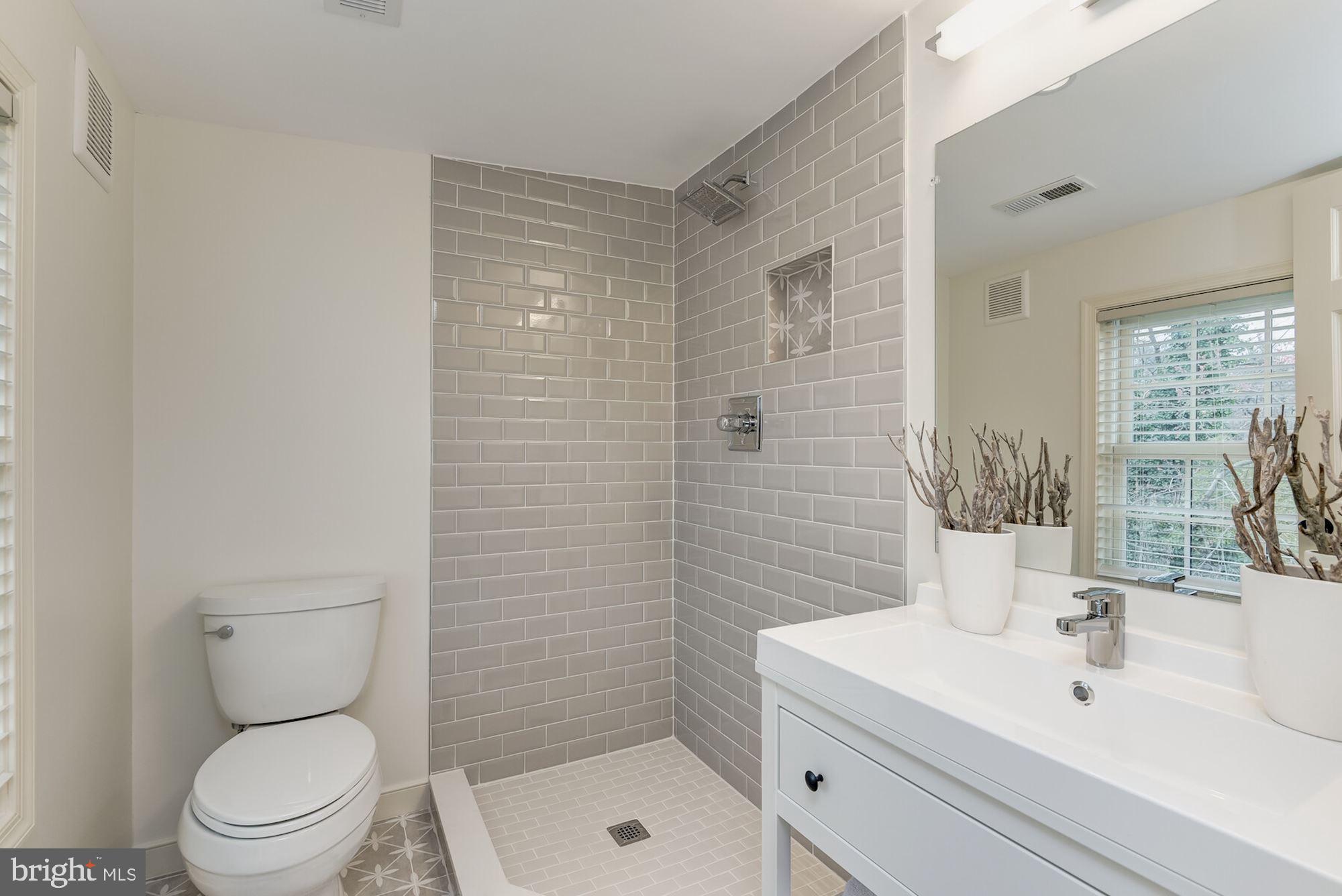 KENWOOD - Residential