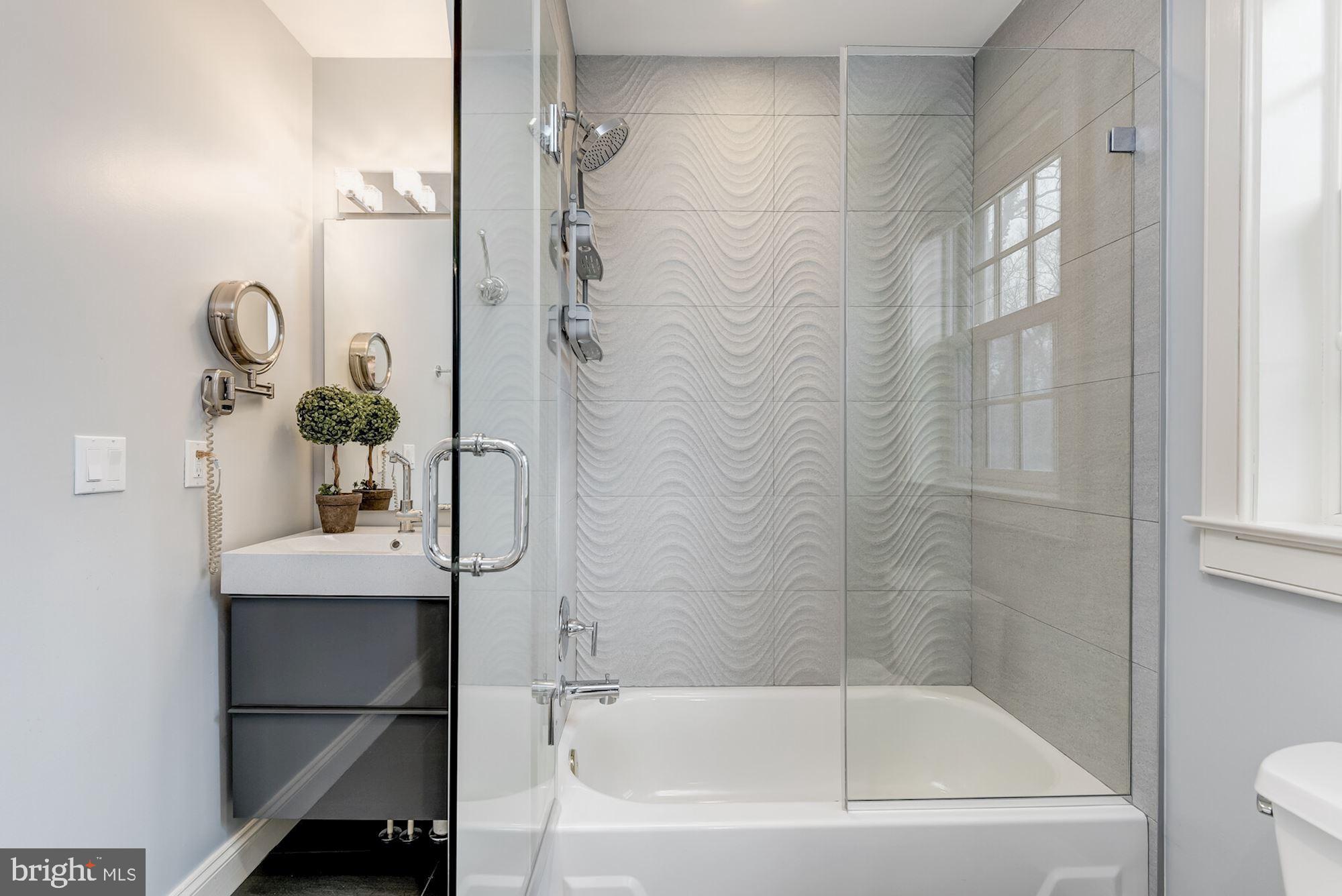 KENWOOD - Residential