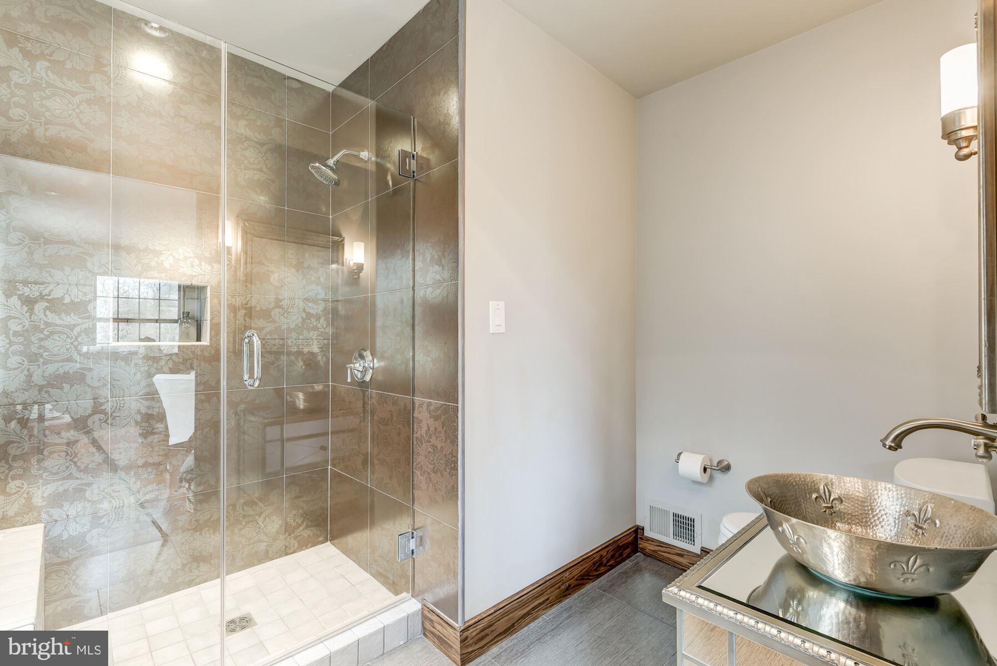 KENWOOD - Residential