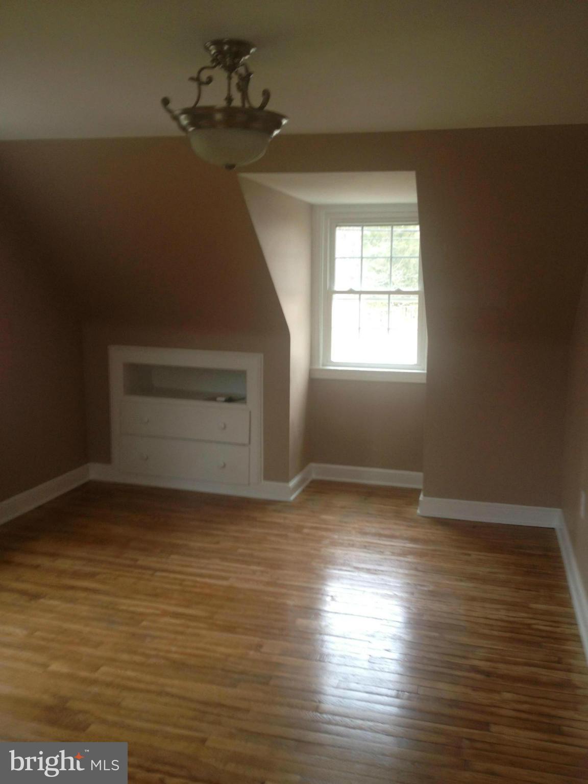 ANNANDALE ACRES - Residential Lease