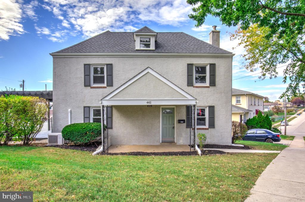 Photo of 461 W 11th Avenue, CONSHOHOCKEN, PA 19428 (MLS # PAMC2158130)