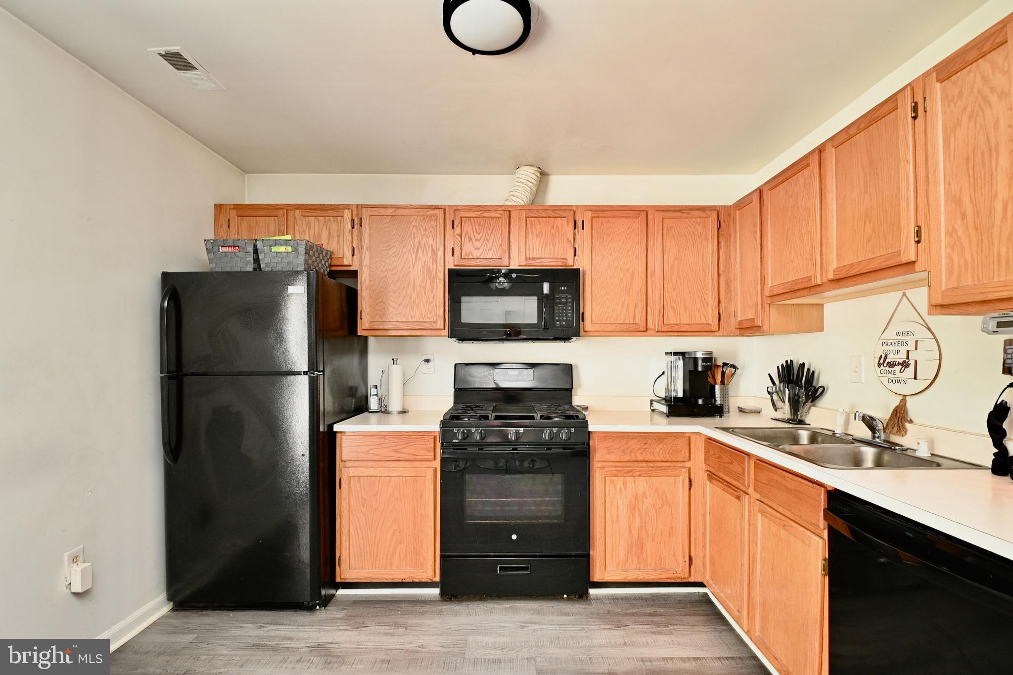 MEADOWS AT WHITE OAK - Residential