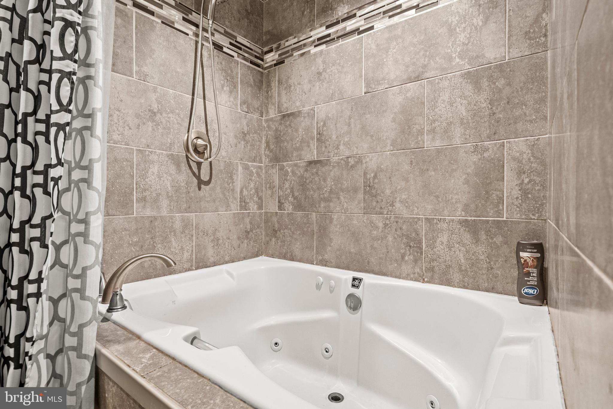 ST CHARLES BANNISTER - Residential