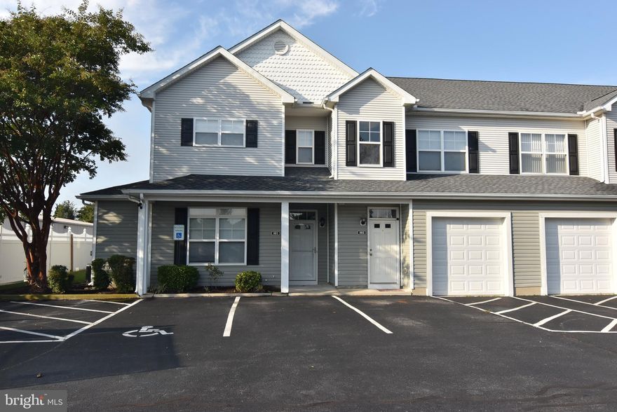 Almost like new 3 bedroom 2 bath end unit first floor condo with easy access to route 1. This unit has new flooring in the living area and bedrooms, new appliances, and granite counter tops in kitchen. Enjoy the rear screened porch with views of the water feature with fountain. The main bedroom features a large walk in closet. This unit has a 1 car garage with plenty of parking for guests. Located close to downtown Lewes, Rehoboth Beach, shopping and grocery stores. Make your appoint today to see this great rental unit. This unit is not pet friendly.
