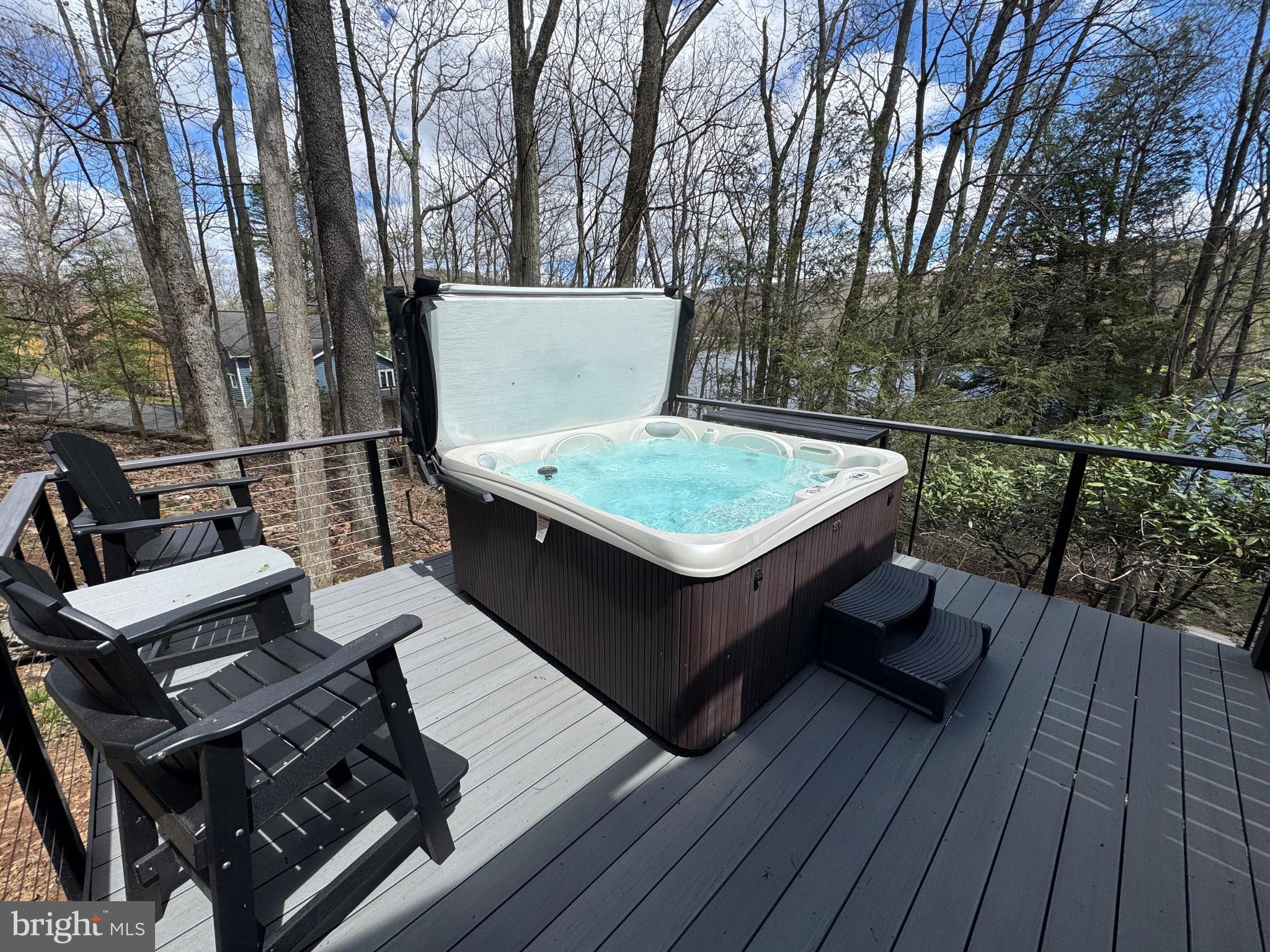 WATERSIDE AT WISP - Residential