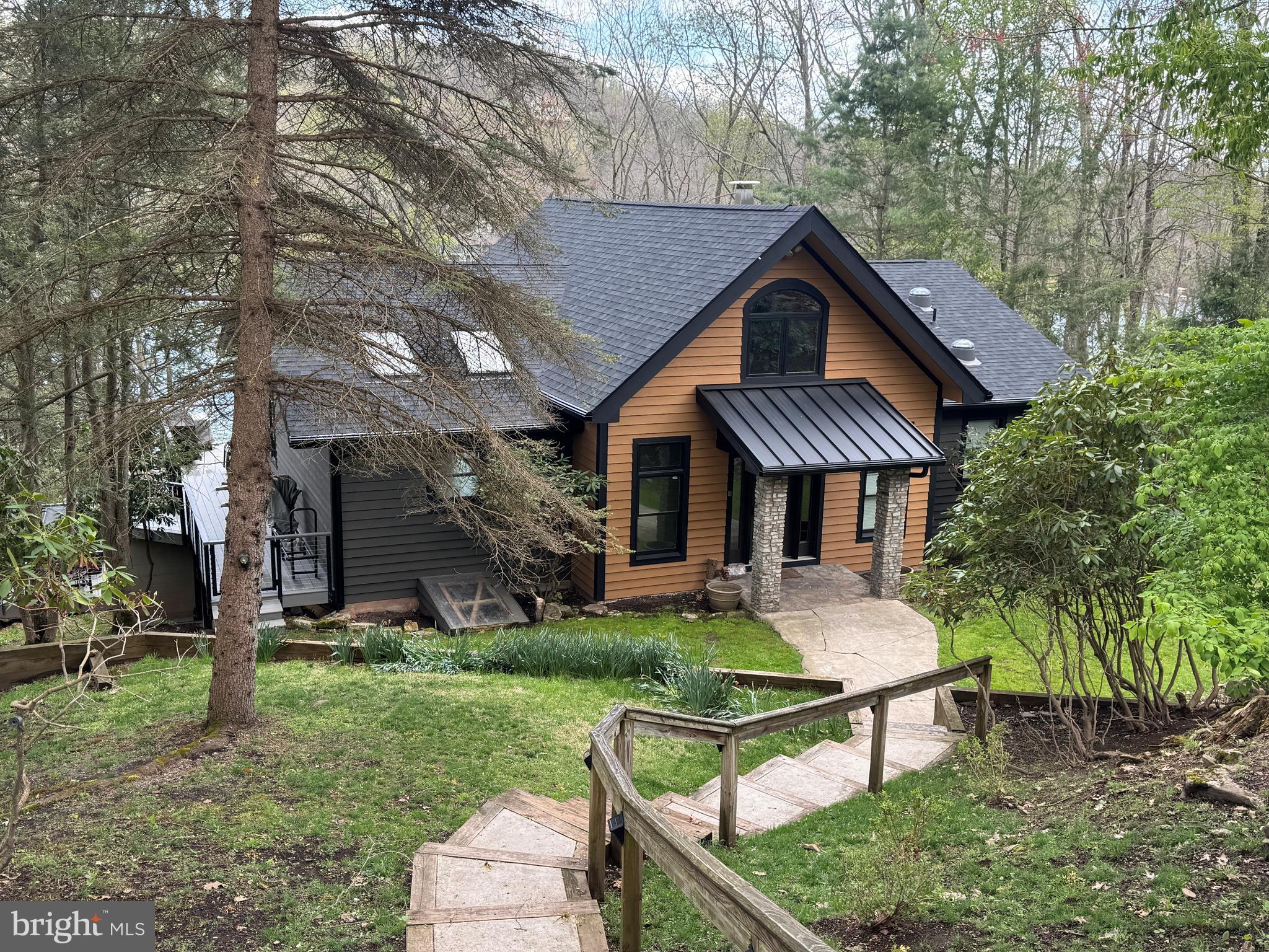 WATERSIDE AT WISP - Residential