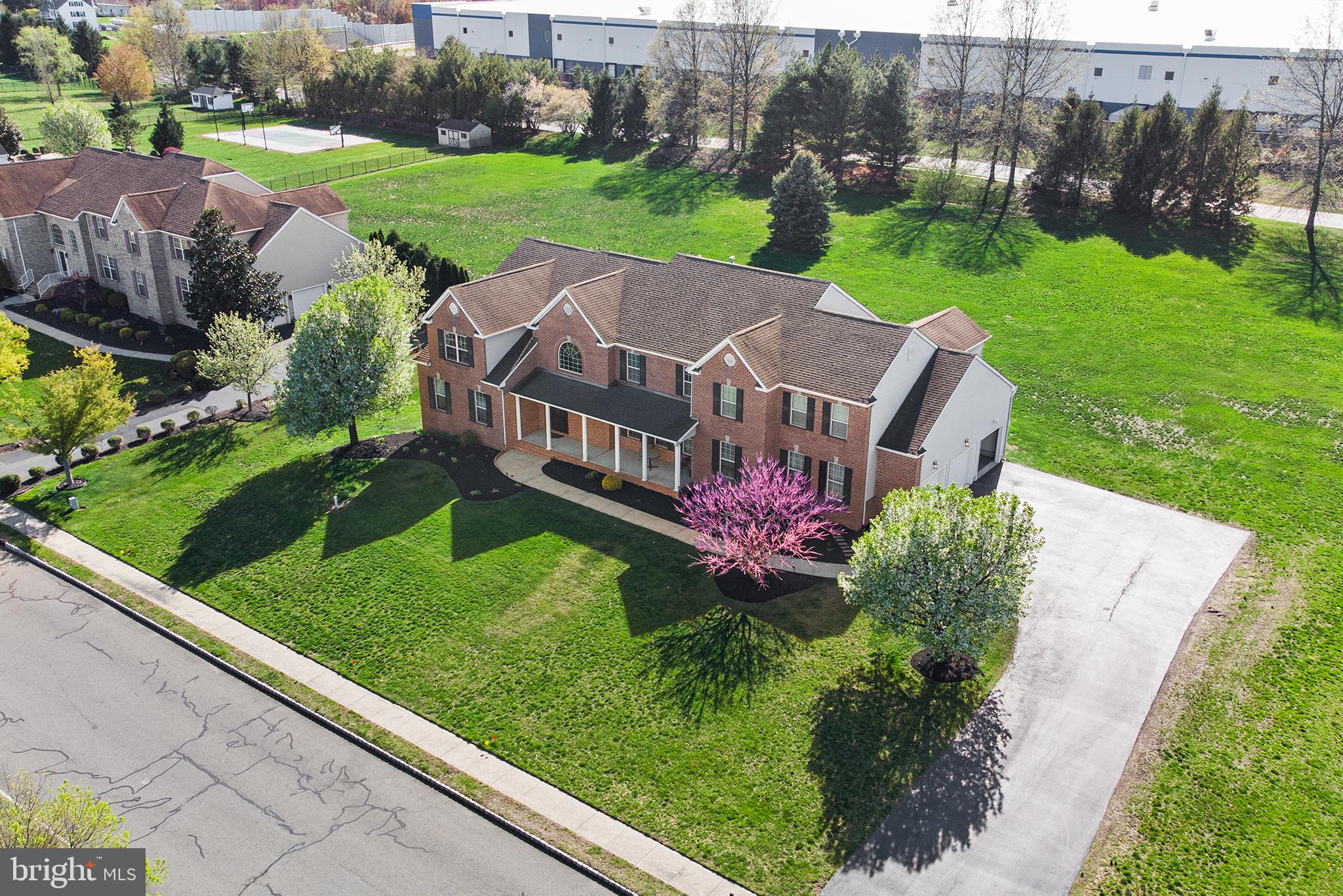 25 SHERWOOD LANE