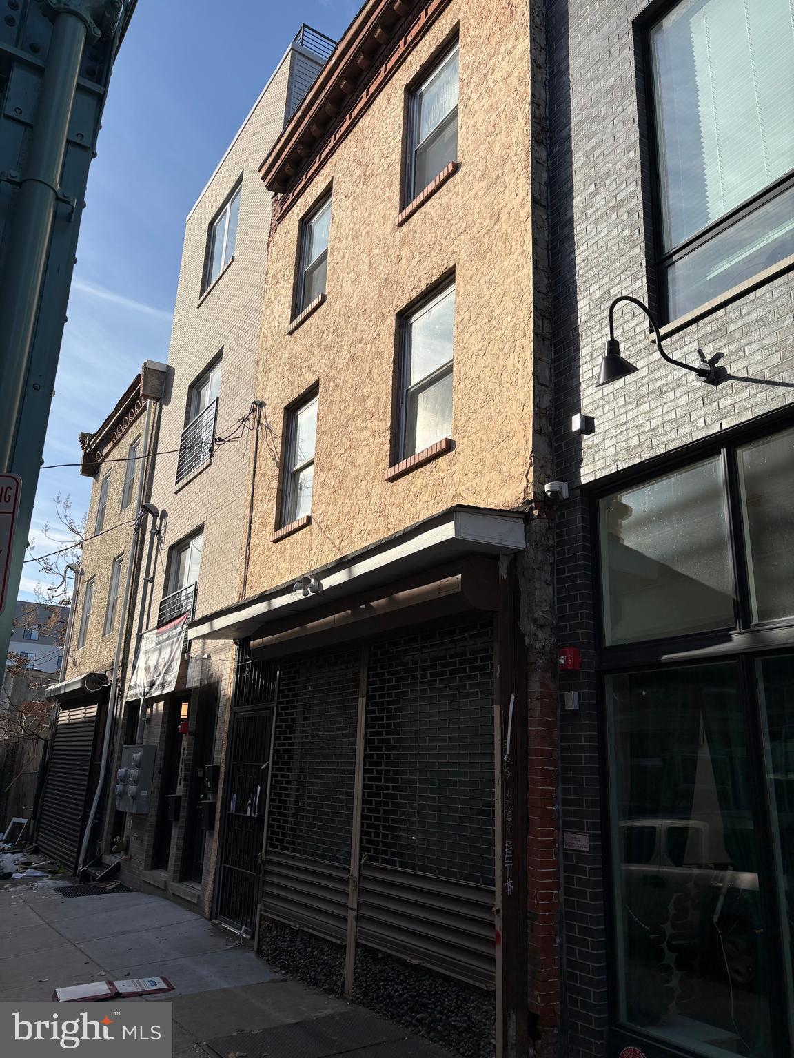 Discover the perfect opportunity for your business with this versatile 1,700+ sqft space, ideal for a retail shop, or salon. Strategically located in a high-traffic area, this property offers excellent visibility, accessibility, and ample foot traffic to help your business thrive. The open layout provides a blank canvas featuring a large storefront window and high ceilings creating an environment perfect for a variety of commercial uses.
