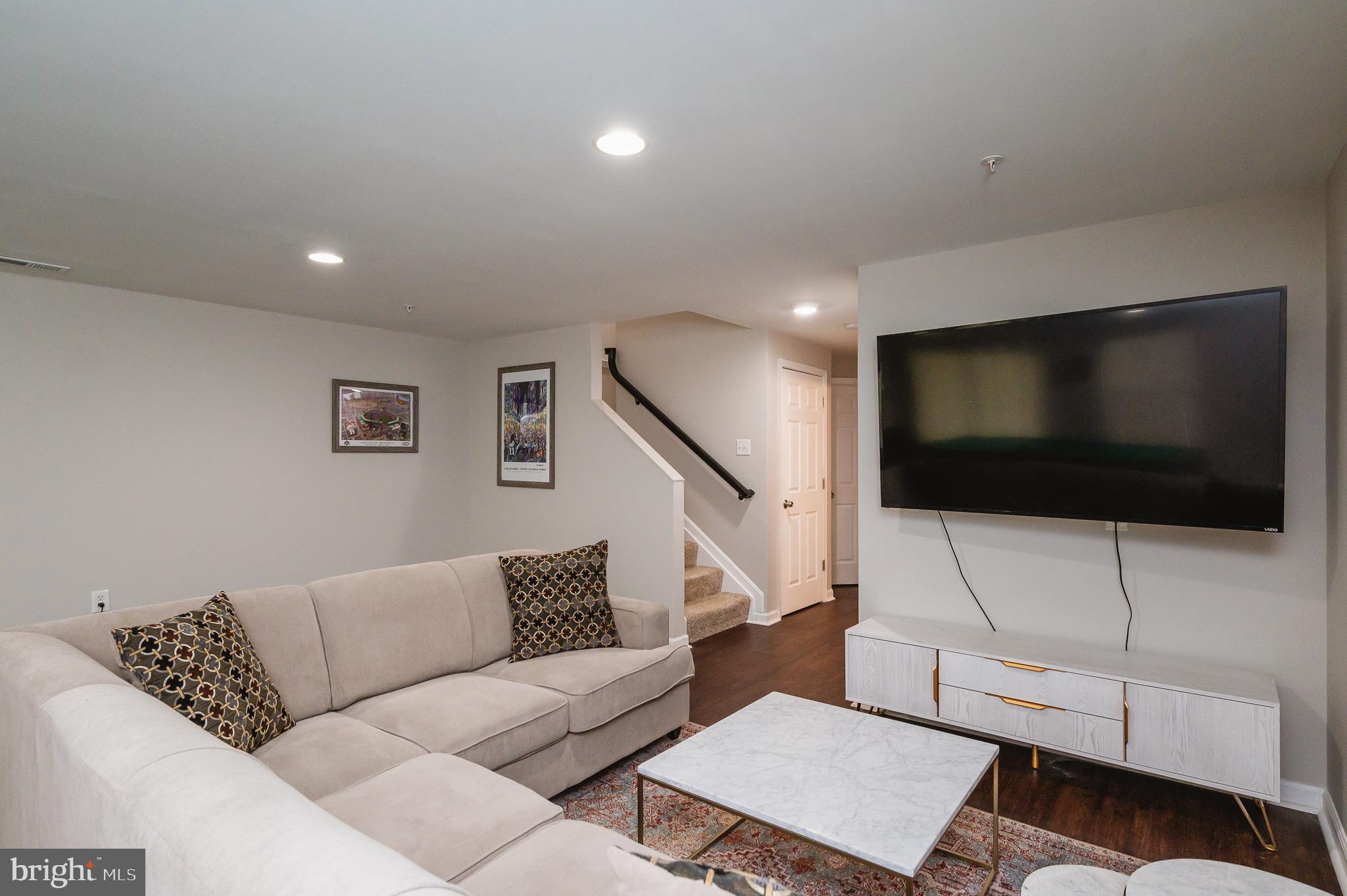 AUTUMN RUN - Residential