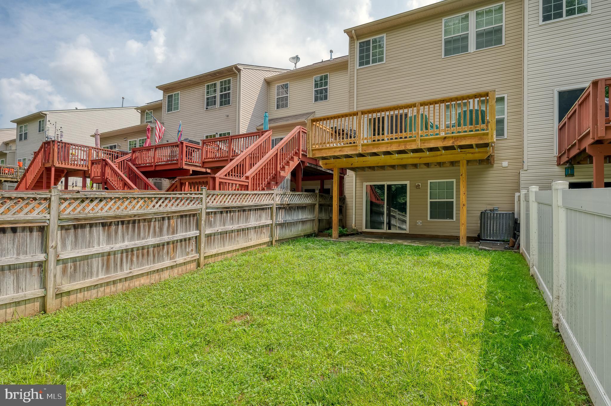 AUTUMN RUN - Residential