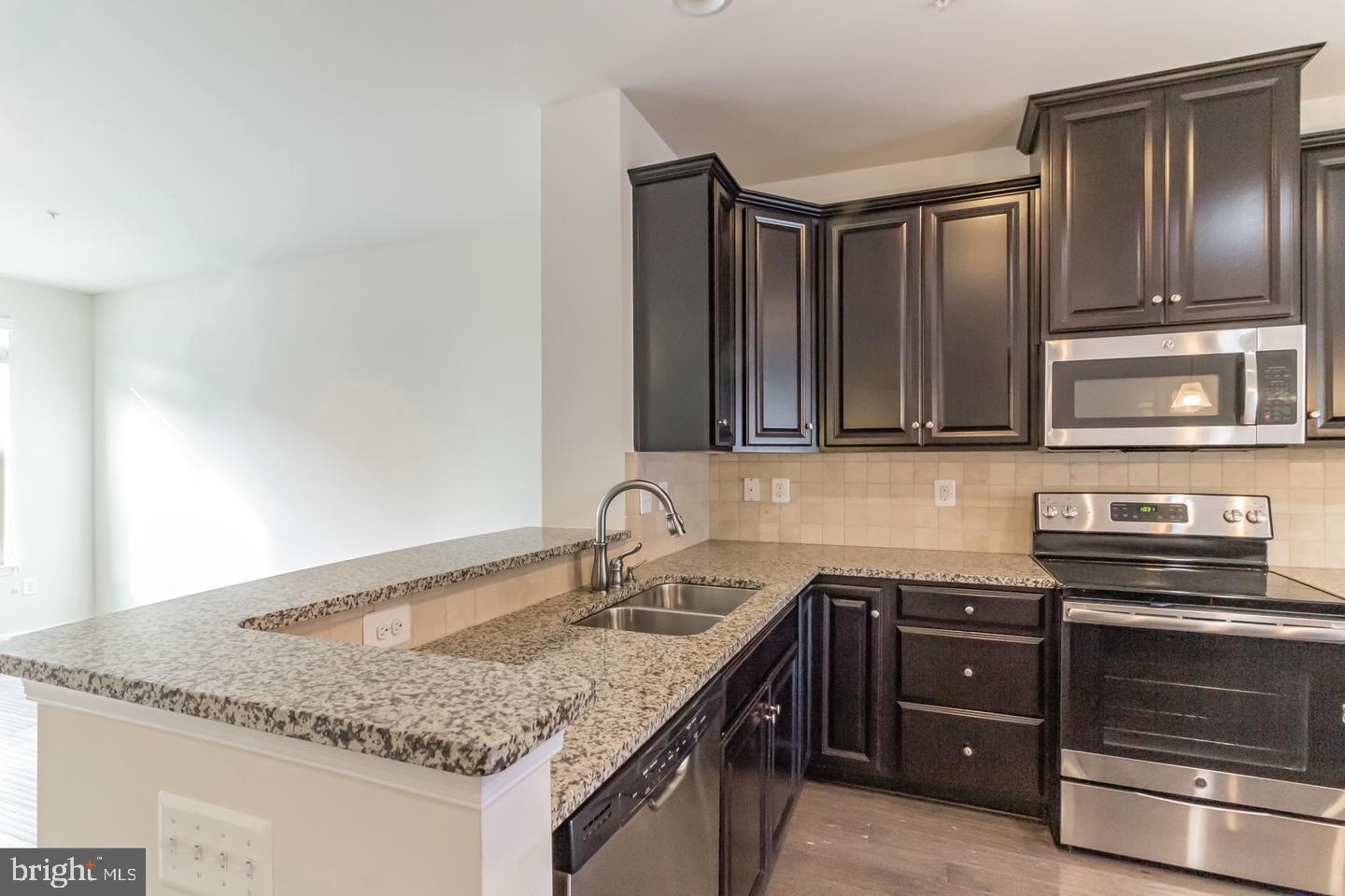 PARKSIDE - Residential