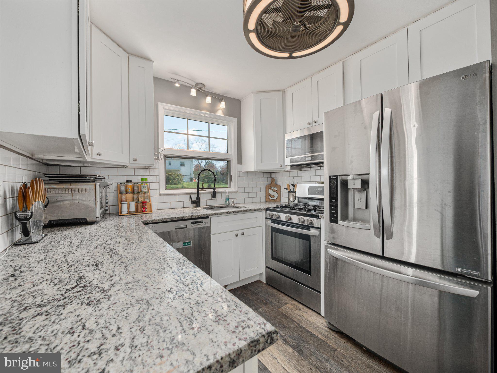 ABINGTON WOODS - Residential