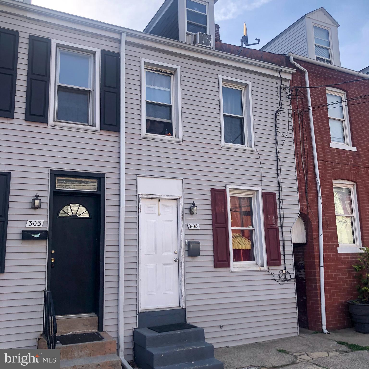 This 3-bedroom, 1-bathroom property is a fantastic opportunity for investors or homeowners looking to add their personal touch. The home offers spacious living areas, central location, and large rear yard. This home could work as a great family residence or a strong addition to your rental portfolio. Add this to your list of homes to view in Lancaster City under $200K!