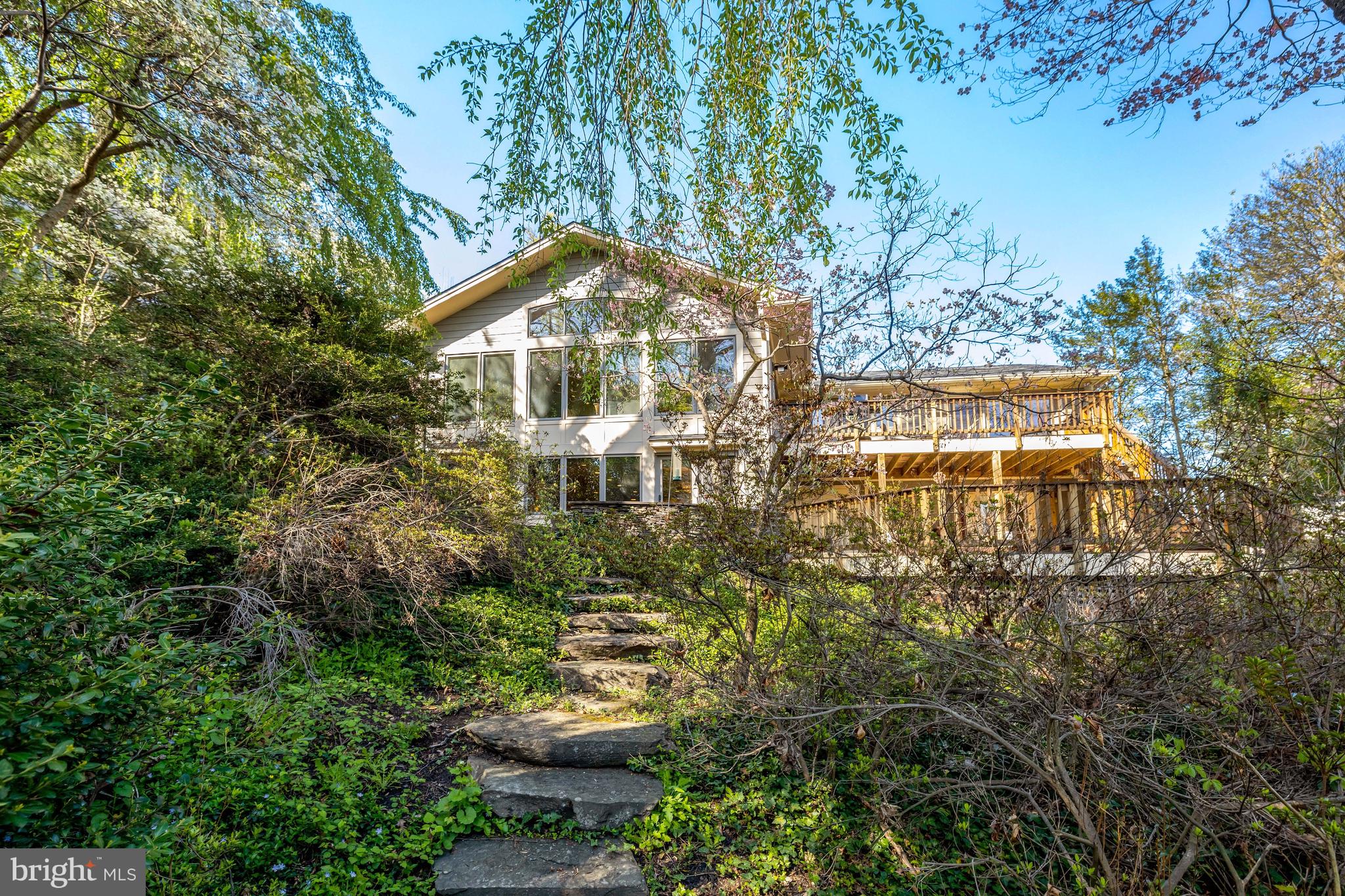 SALONA VILLAGE - Residential