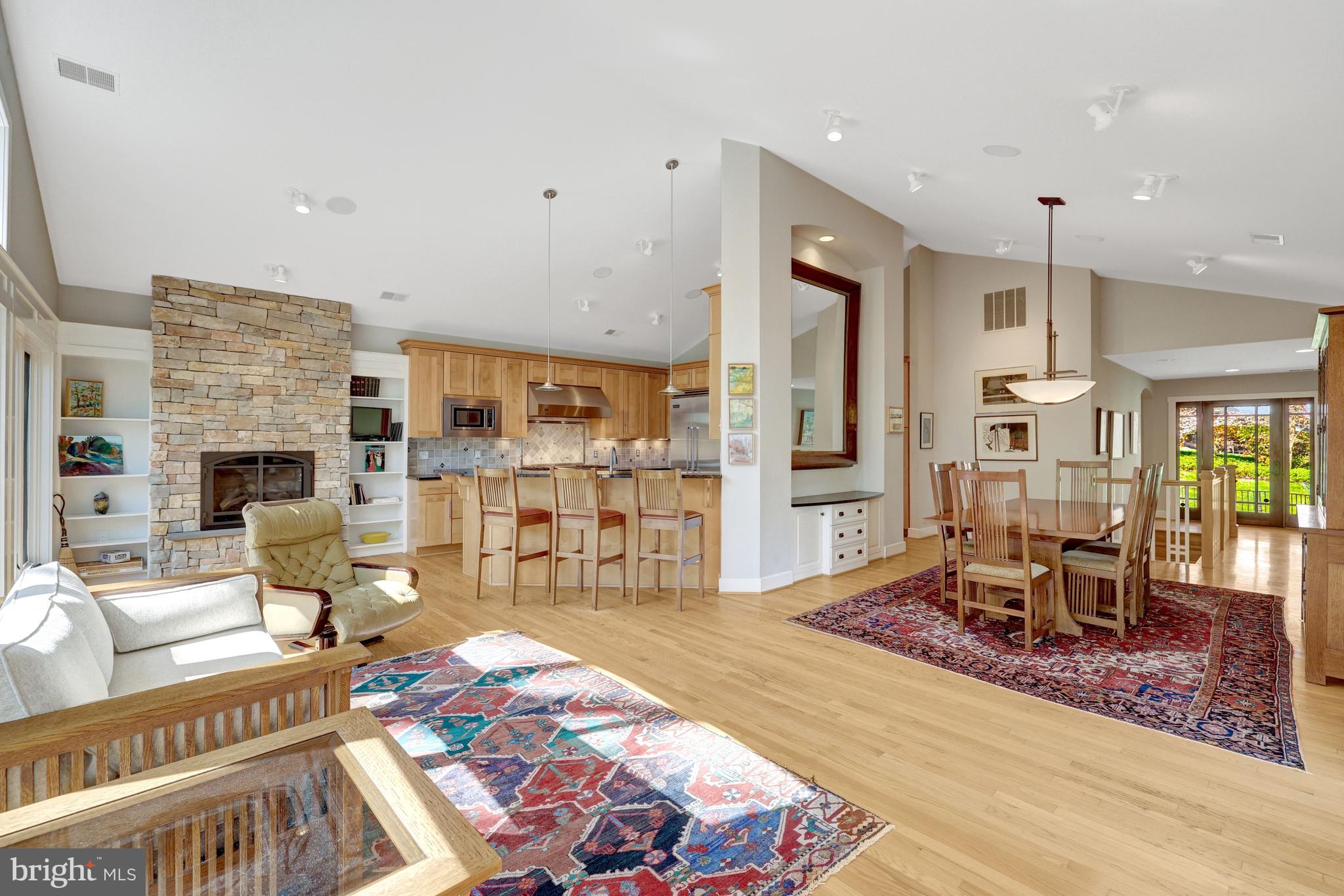 SALONA VILLAGE - Residential